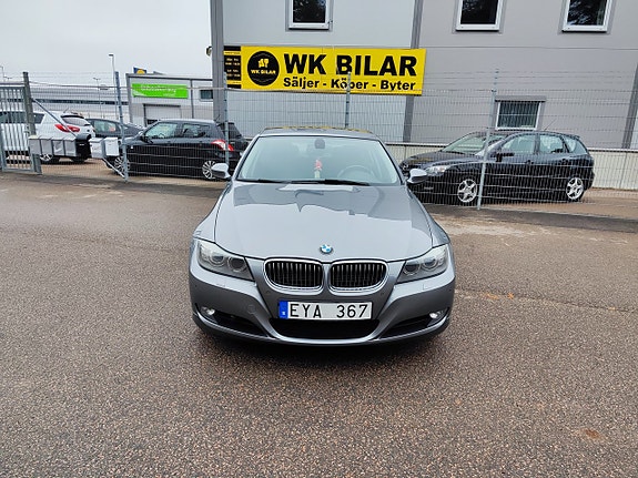 BMW 325i 3 of 13