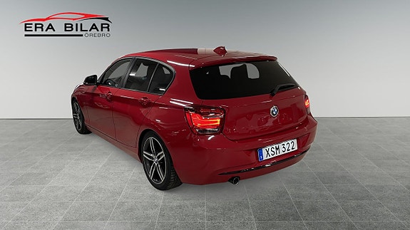BMW 118d 4 of 5