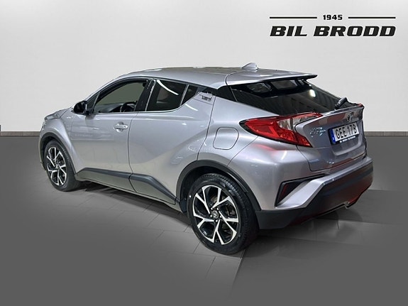 Toyota C-HR 6 of 14