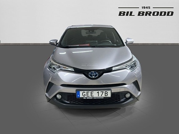 Toyota C-HR 2 of 14