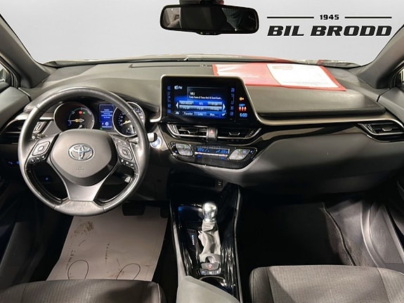 Toyota C-HR 7 of 14