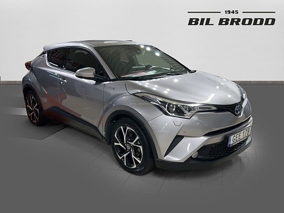 Toyota C-HR 3 of 14
