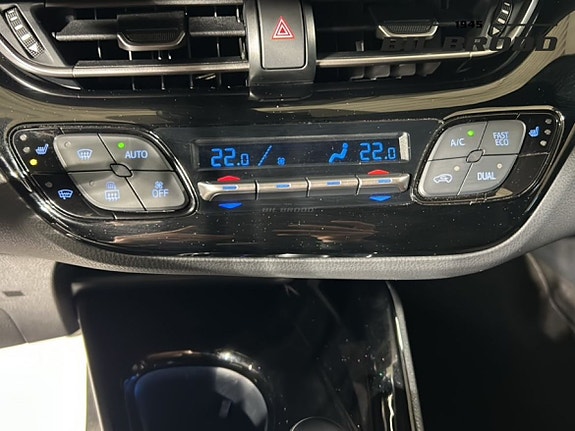 Toyota C-HR 13 of 14