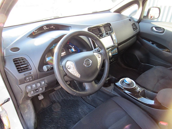 Nissan Leaf 11 of 14
