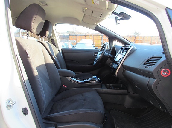 Nissan Leaf 10 of 14