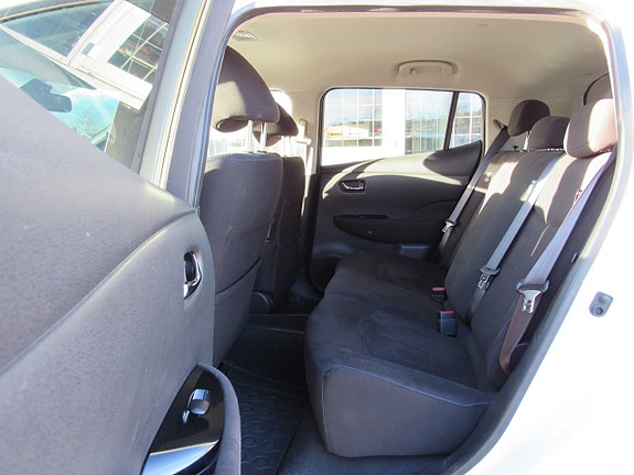 Nissan Leaf 13 of 14