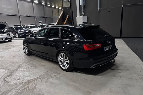 Audi S6 4 of 5