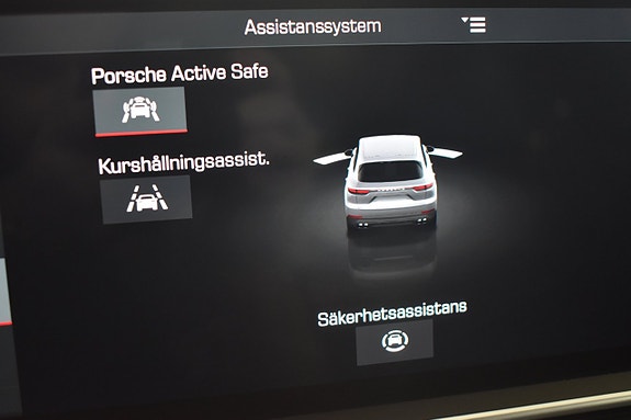 Porsche Cayenne S 17 of 29