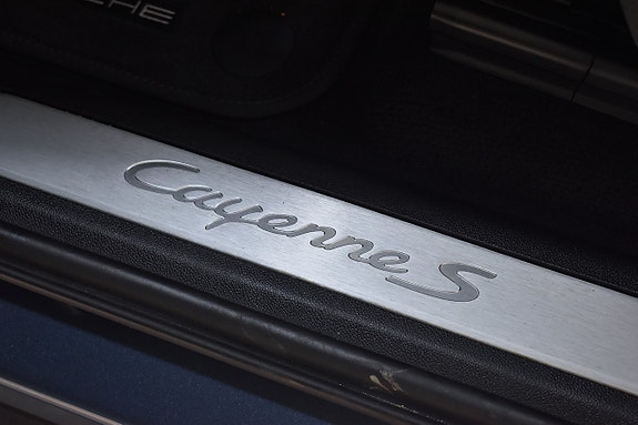 Porsche Cayenne S 26 of 29