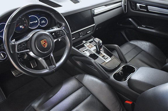 Porsche Cayenne S 8 of 29