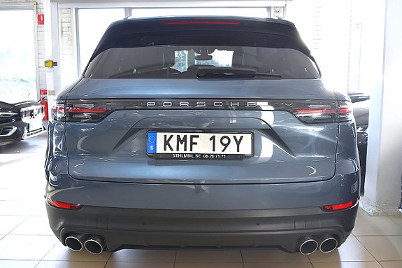 Porsche Cayenne S 4 of 5