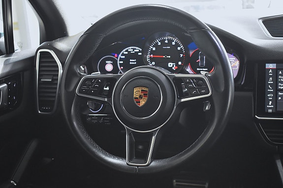 Porsche Cayenne S 11 of 29