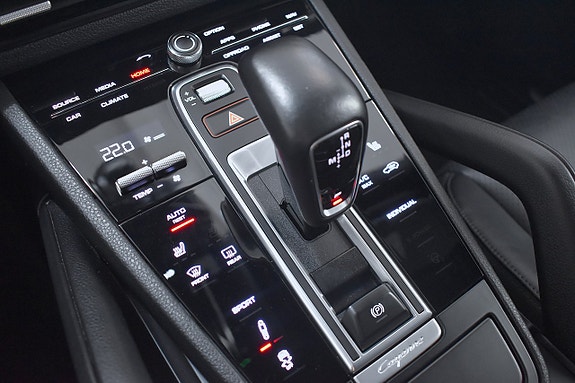 Porsche Cayenne S 12 of 29