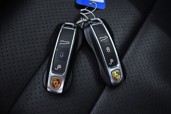 Porsche Cayenne S 25 of 29