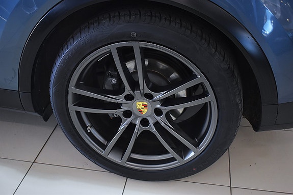 Porsche Cayenne S 29 of 29