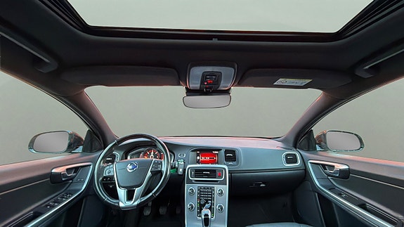 Volvo V60 Cross Country 10 of 30