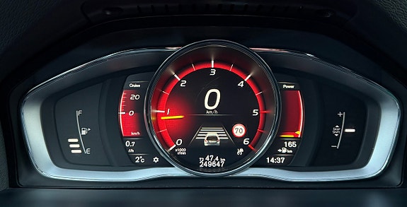Volvo V60 Cross Country 17 of 30