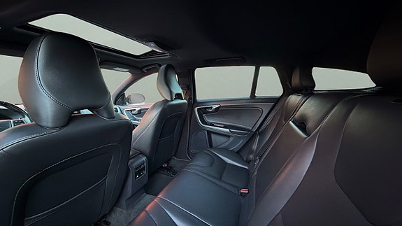 Volvo V60 Cross Country 12 of 30