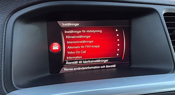 Volvo V60 Cross Country 26 of 30