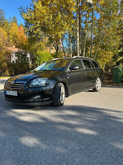 Toyota Avensis 3 of 14