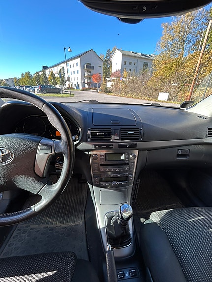 Toyota Avensis 7 of 14