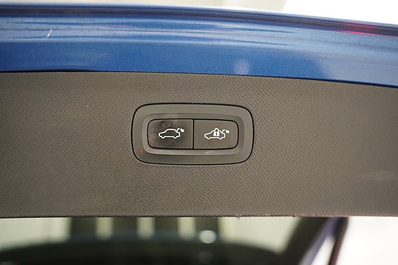 Volvo XC90 27 of 28