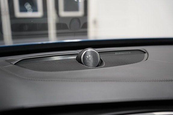 Volvo XC90 12 of 28