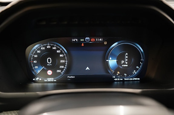 Volvo XC90 14 of 28
