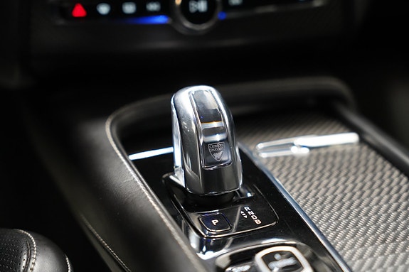 Volvo XC90 17 of 28