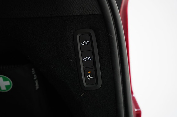 Volvo XC90 26 of 28