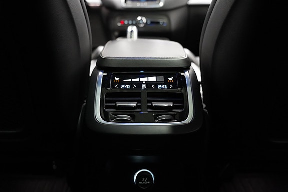Volvo XC90 22 of 28