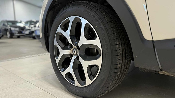 Renault Captur 10 of 23