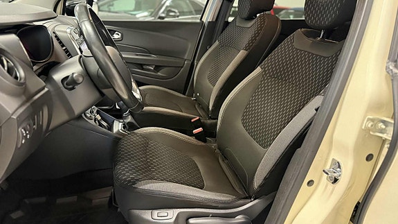 Renault Captur 14 of 23