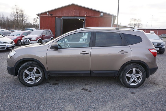 Nissan Qashqai+2 2 of 5