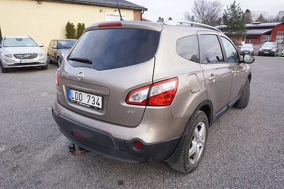Nissan Qashqai+2 3 of 5