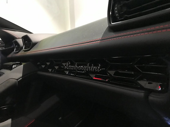 Lamborghini Huracan 15 of 16