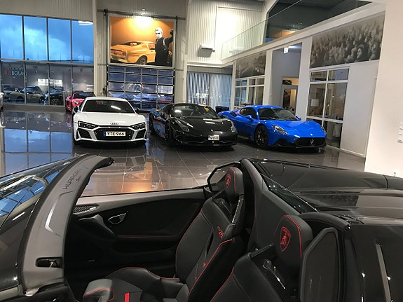 Lamborghini Huracan 5 of 5