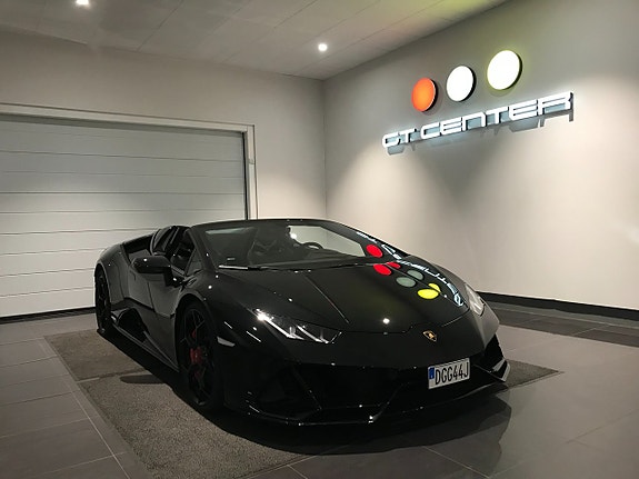 Lamborghini Huracan 2 of 5