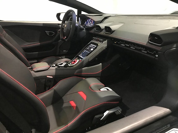 Lamborghini Huracan 16 of 16