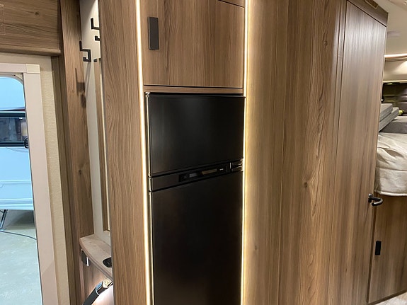 Kabe Travel Master Royal 810 LGB 8 of 16