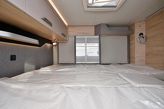 Knaus 650 MEG Van TI Plus Platinum Selection Långbäddar 15 of 27