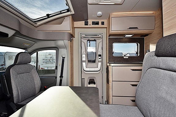Knaus 650 MEG Van TI Plus Platinum Selection Långbäddar 23 of 27