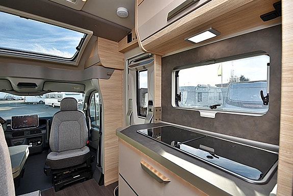 Knaus 650 MEG Van TI Plus Platinum Selection Långbäddar 20 of 27