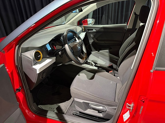 Seat Arona 11 of 14