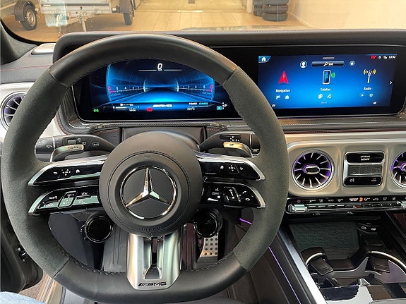 Mercedes-Benz G63 15 of 24