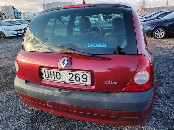 Renault Clio 10 of 11