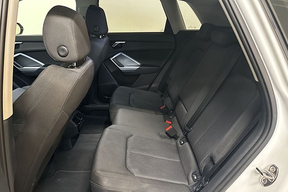 Audi Q3 13 of 28