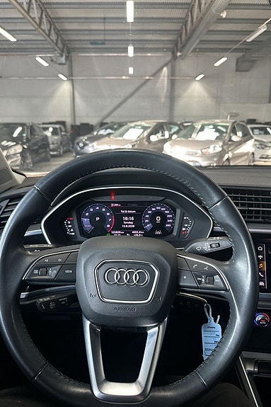 Audi Q3 18 of 30