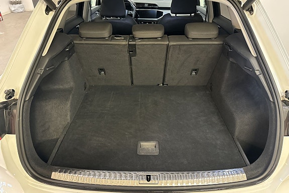 Audi Q3 14 of 28