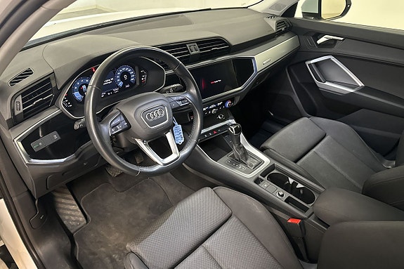 Audi Q3 11 of 28
